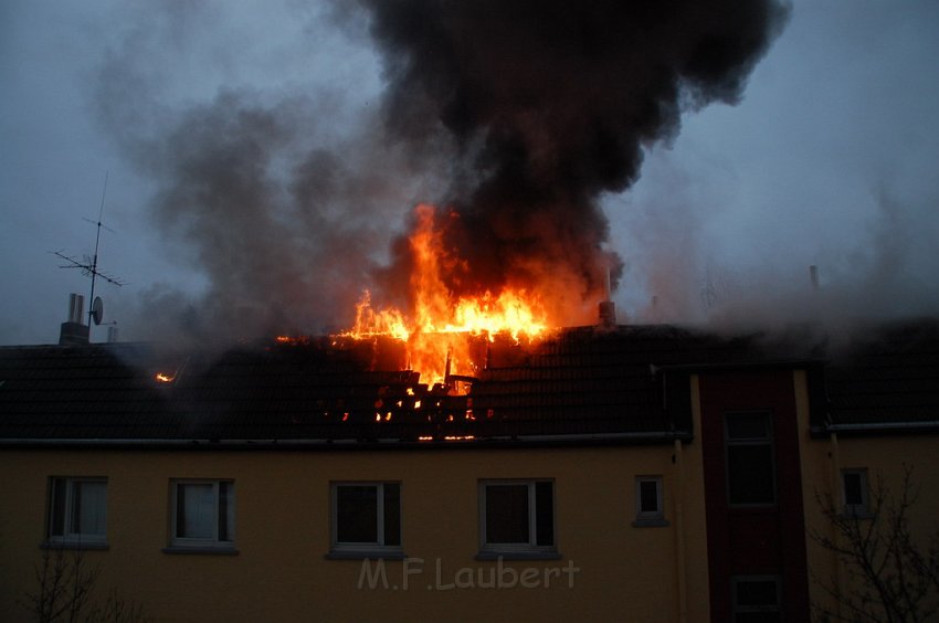 Feuer Dachstuhl Koeln Muelheim Noellstr P005.JPG